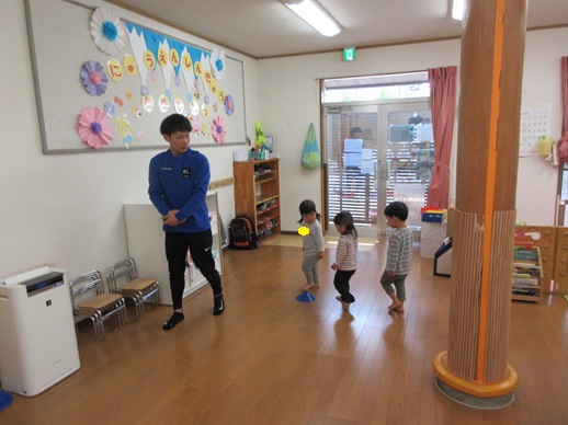 体操教室　　～ぺんぎん組（２歳児）～